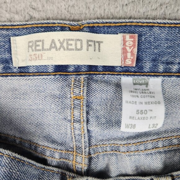 Levi's 550 Relaxed Fit Straight Leg Light Wash Denim Jeans Mens 36x32 Raw Hem - Picture 7 of 13